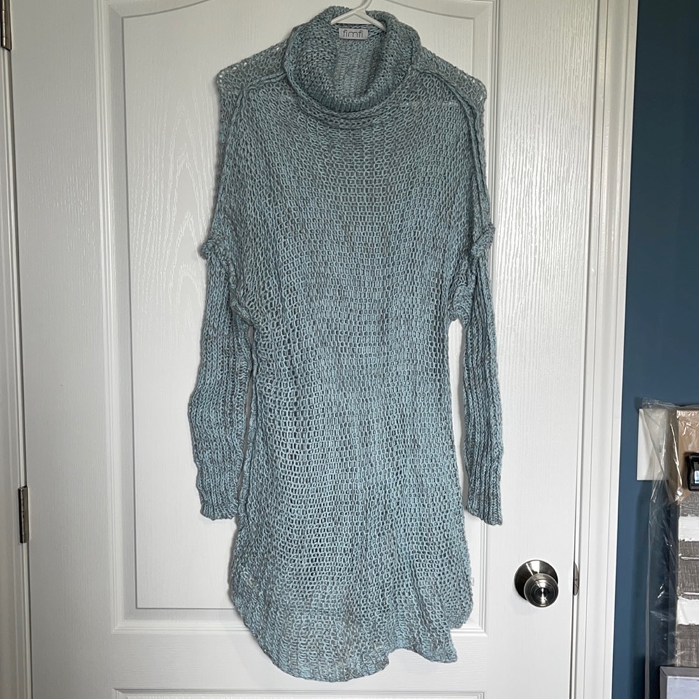 Women’s L blue & gray fimfi sweater dress.
